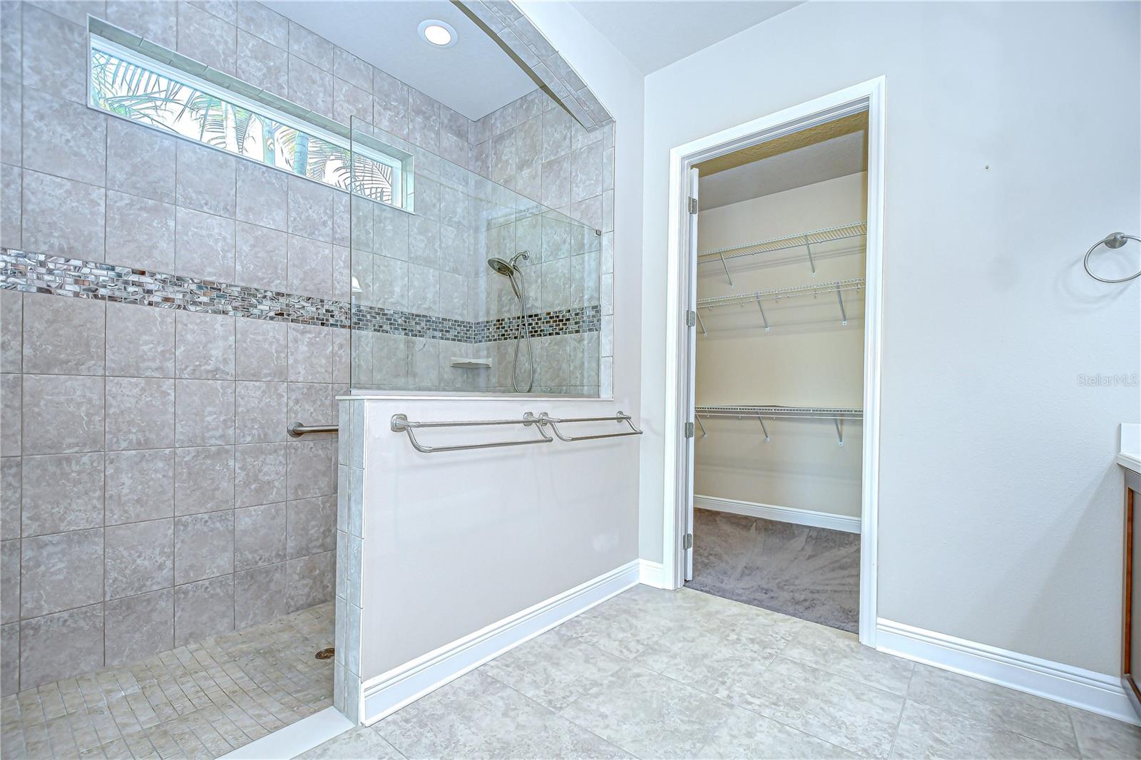Image 17 of 36 For 13937 Swallow Hill Drive