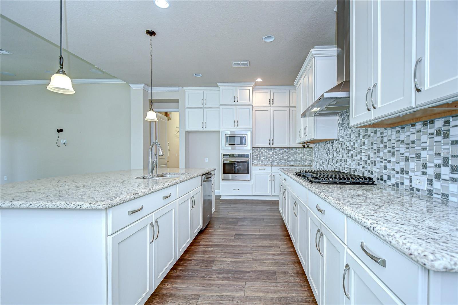 Image 7 of 36 For 13937 Swallow Hill Drive