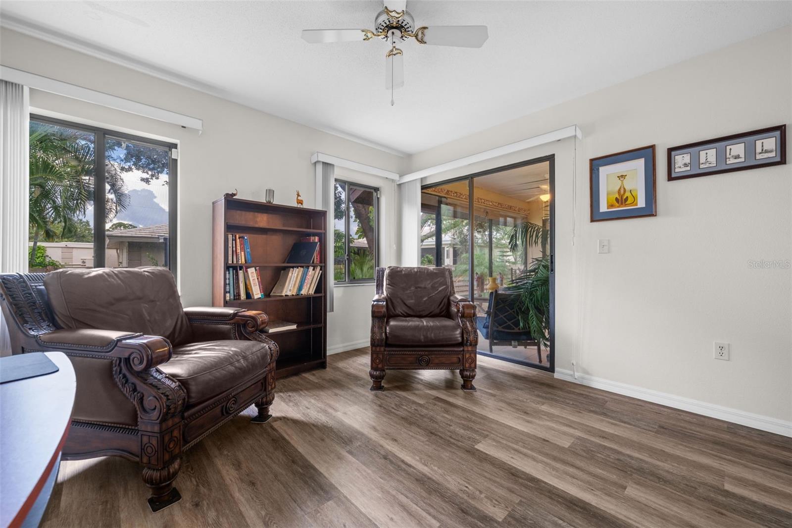 Image 13 of 37 For 804 Sorrento Place 804