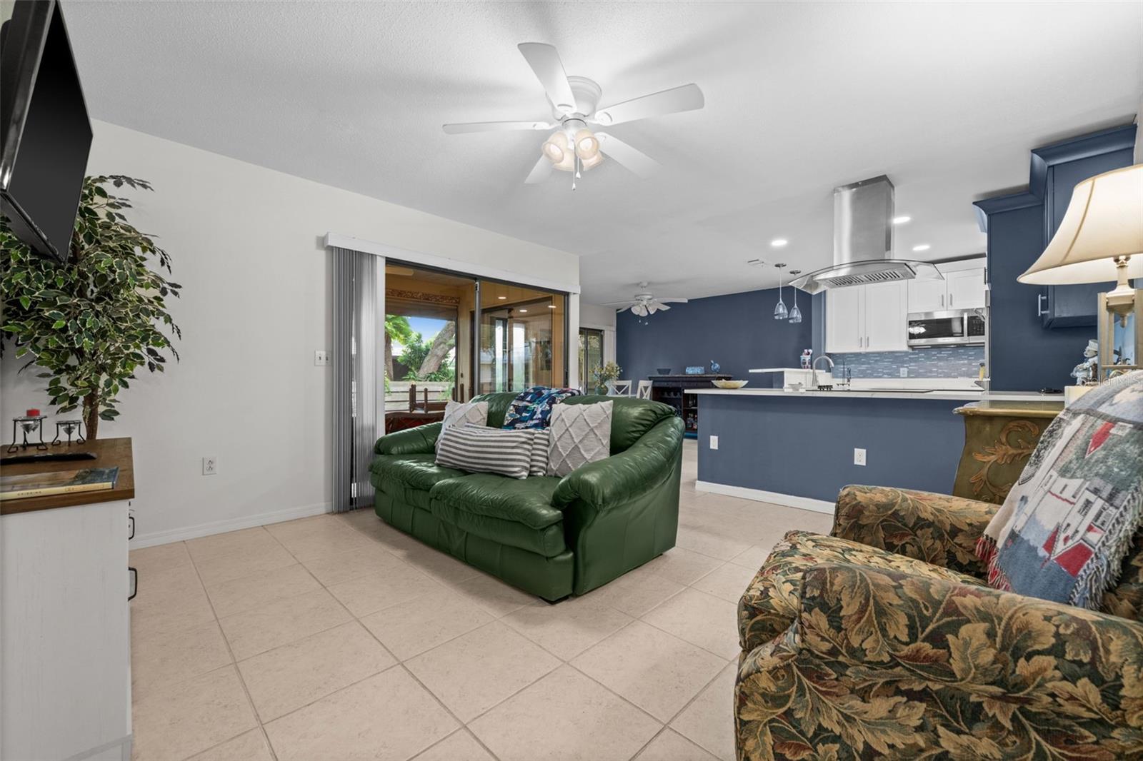 Image 22 of 37 For 804 Sorrento Place 804