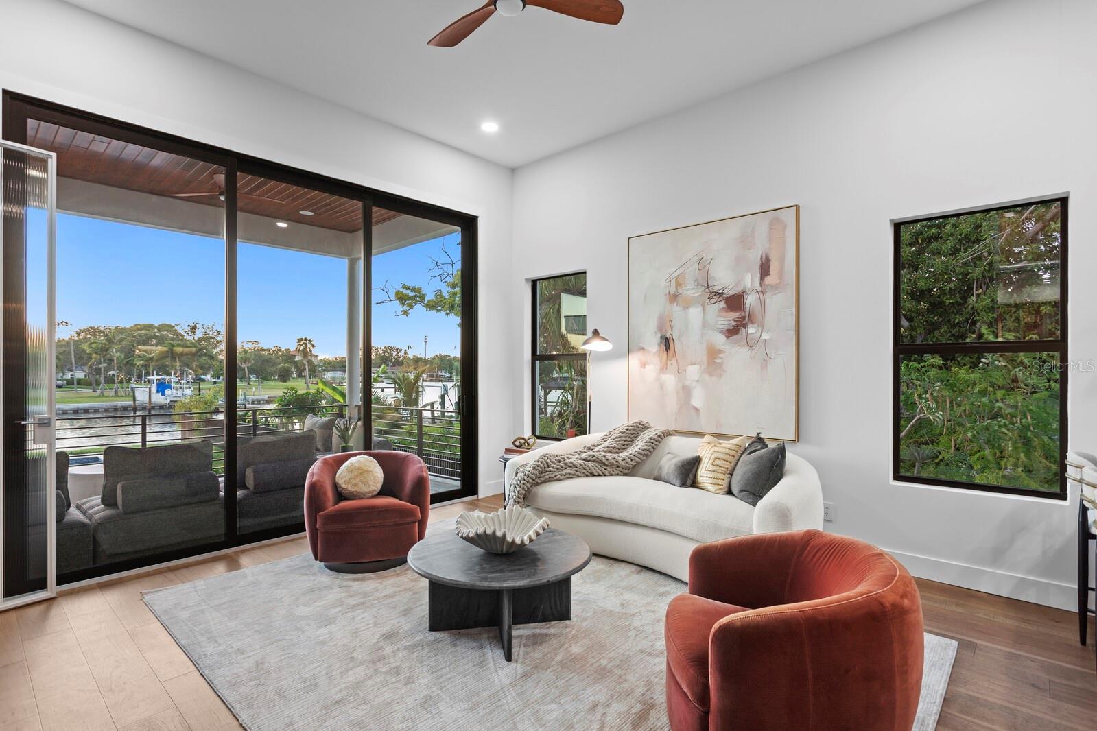 Image 14 of 41 For 4441 Pompano Drive Se