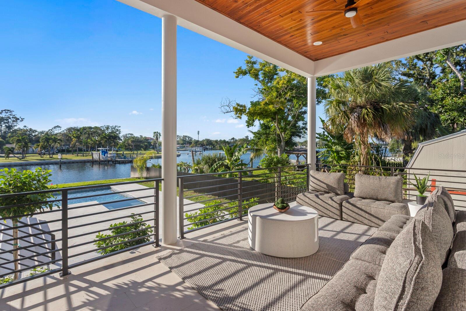 Image 15 of 41 For 4441 Pompano Drive Se