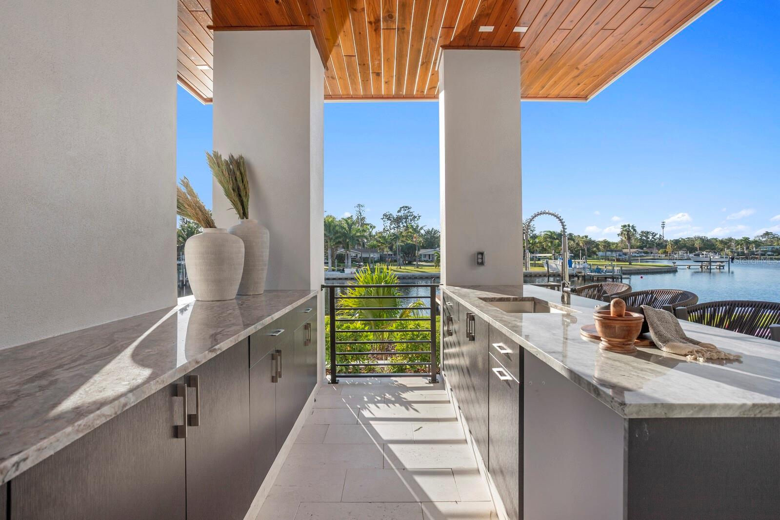 Image 18 of 41 For 4441 Pompano Drive Se