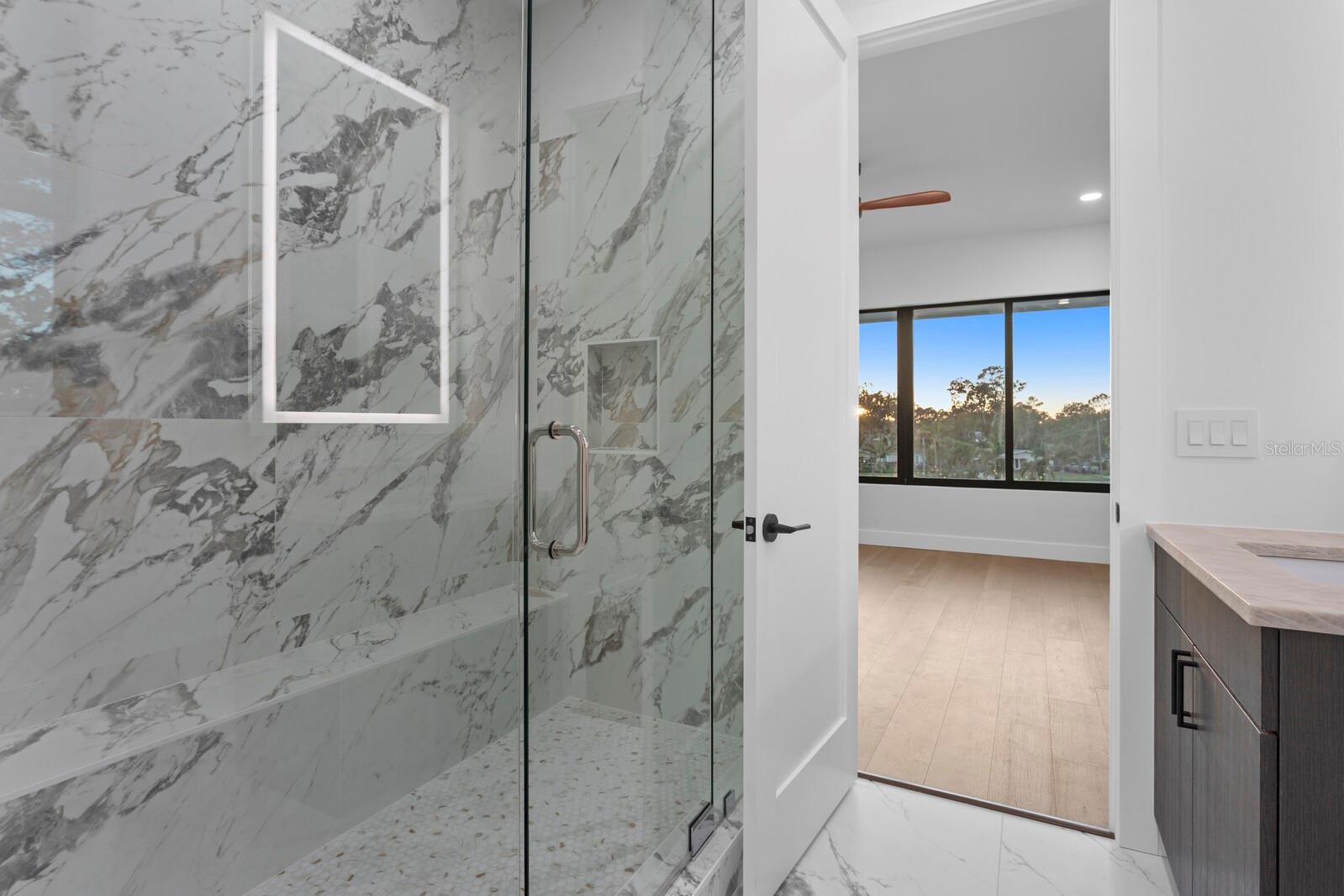 Image 32 of 41 For 4441 Pompano Drive Se