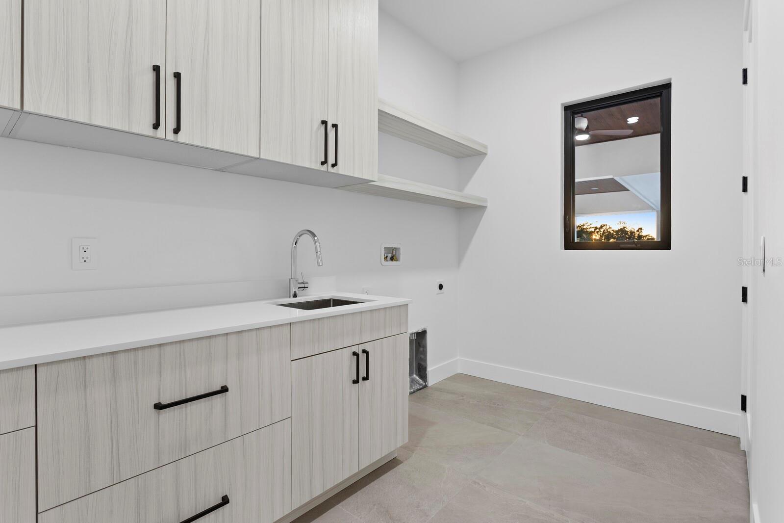 Image 33 of 41 For 4441 Pompano Drive Se