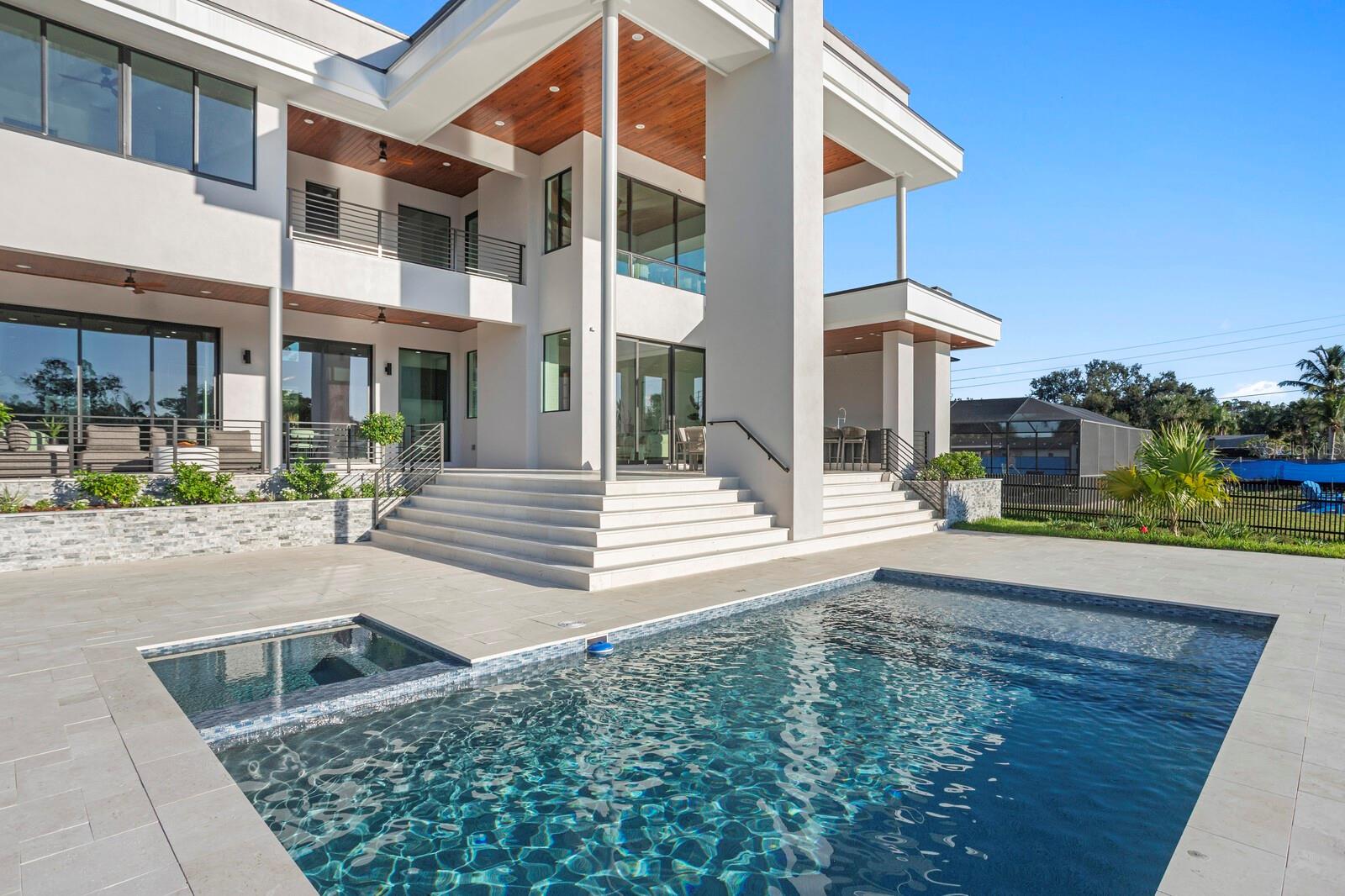 Image 35 of 41 For 4441 Pompano Drive Se