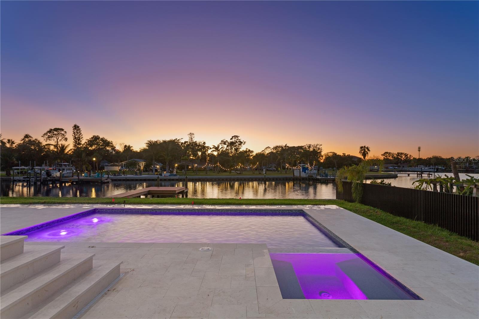 Image 38 of 41 For 4441 Pompano Drive Se