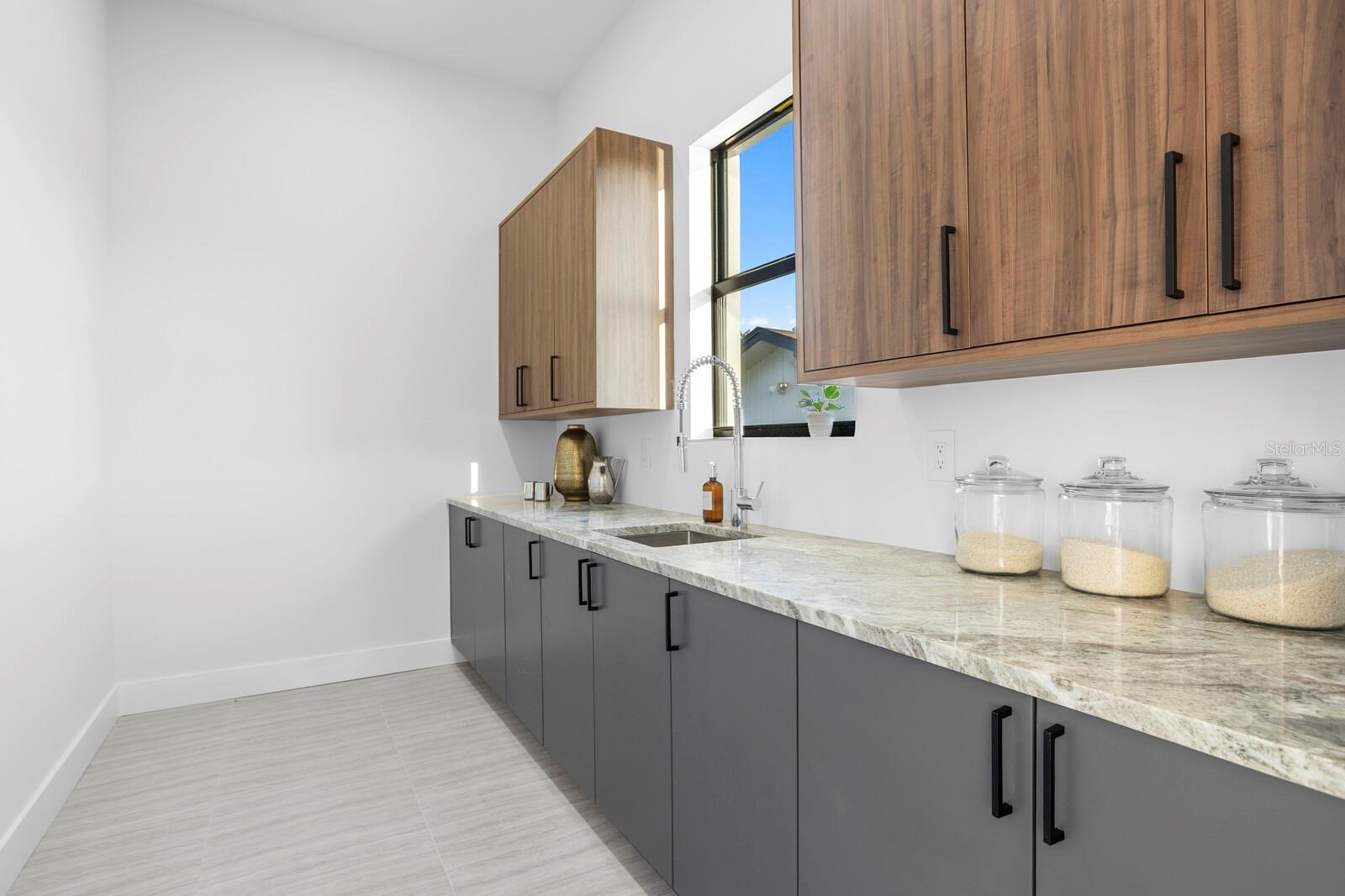 Image 7 of 41 For 4441 Pompano Drive Se