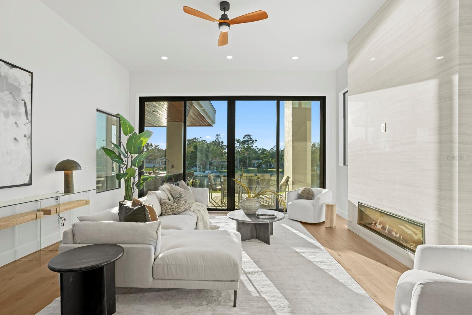 Image 8 of 41 For 4441 Pompano Drive Se