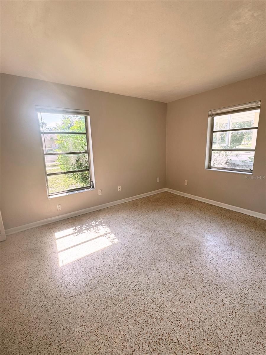 Image 8 of 24 For 6442 Treehaven Drive
