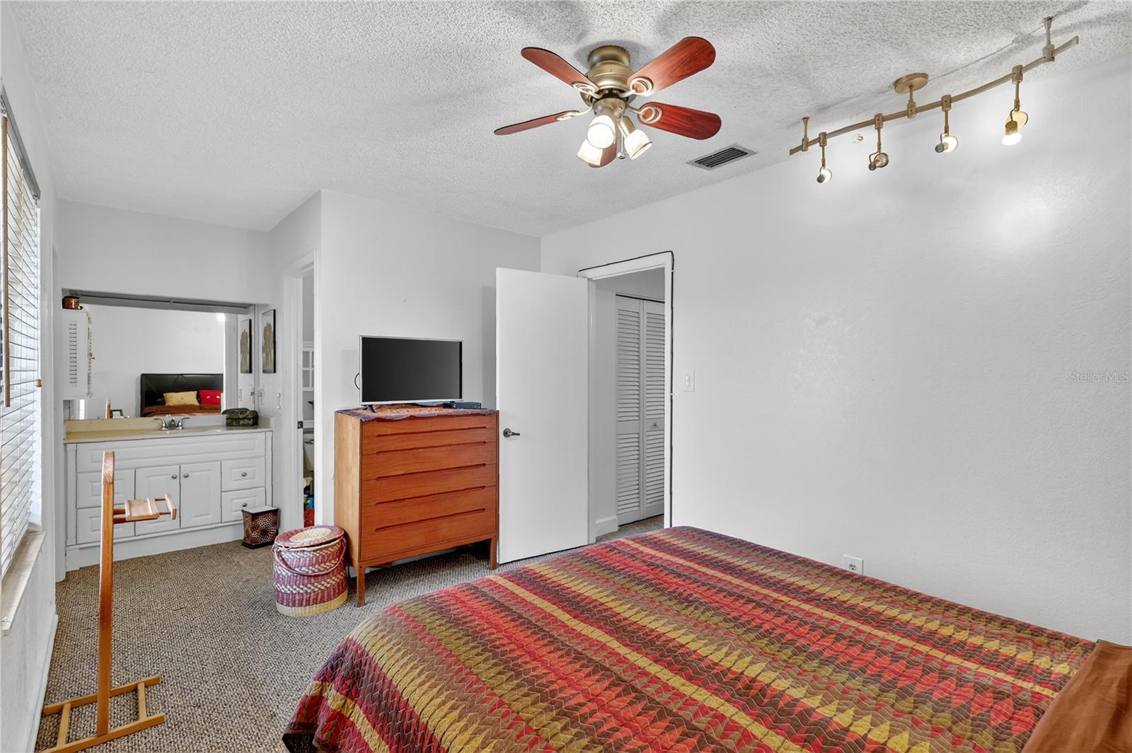 Image 39 of 63 For 4201 Fogcutter Court 4201