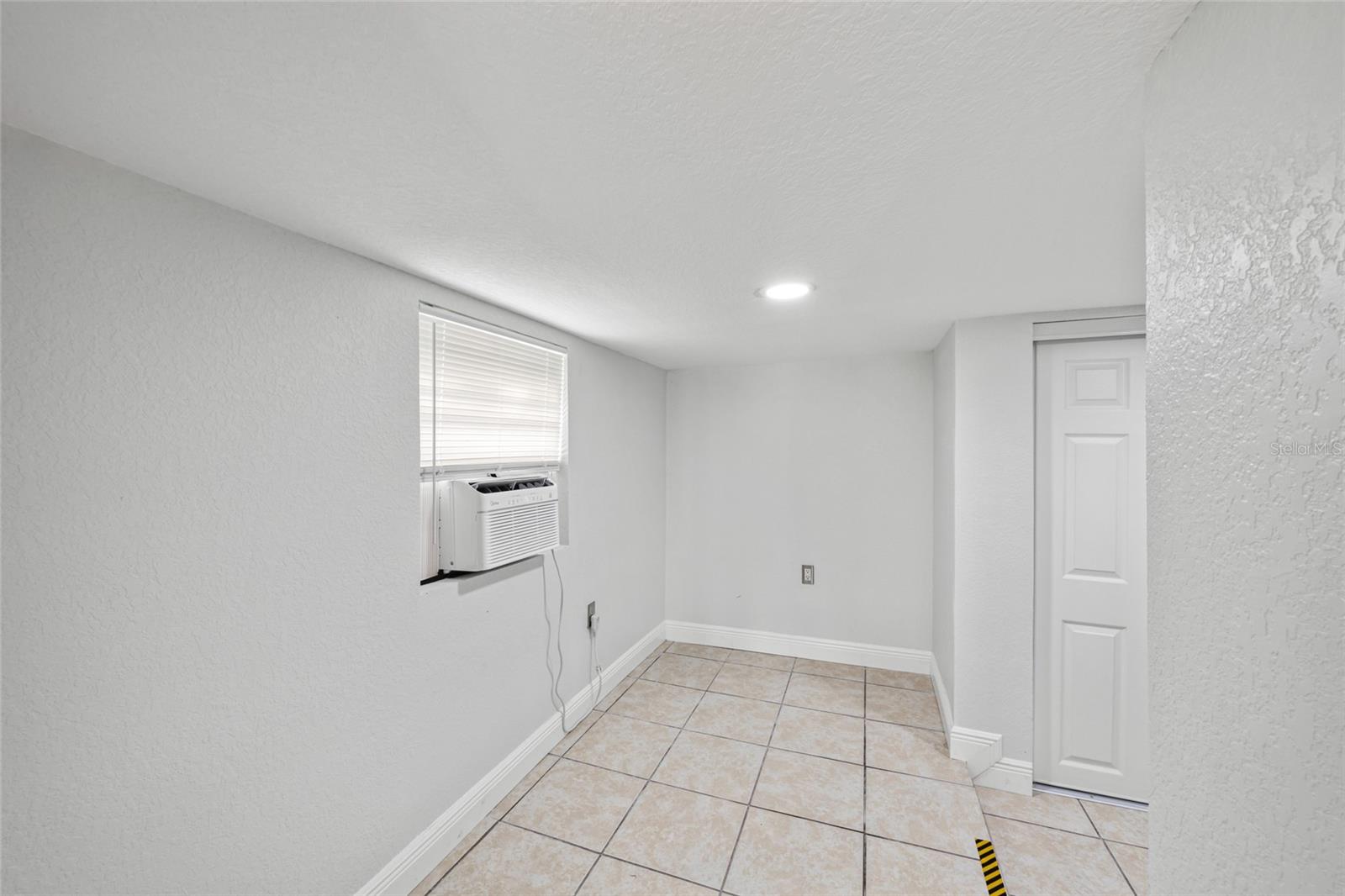Image 18 of 24 For 402 Midwood Drive