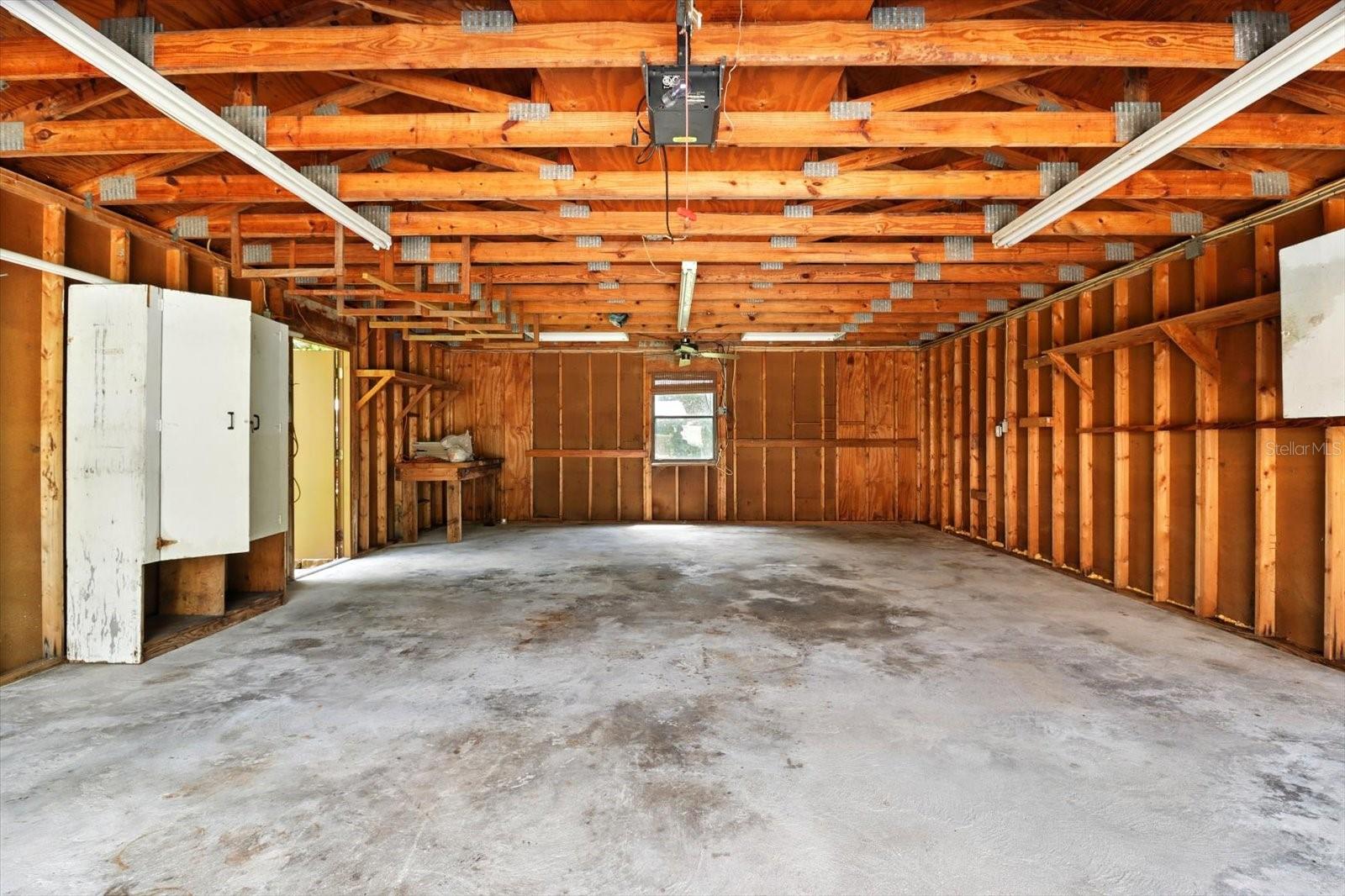 Listing photo id 9 for 11870 Riverhaven Drive