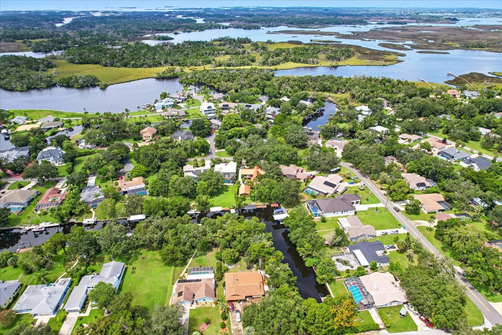 Listing photo id 14 for 11870 Riverhaven Drive