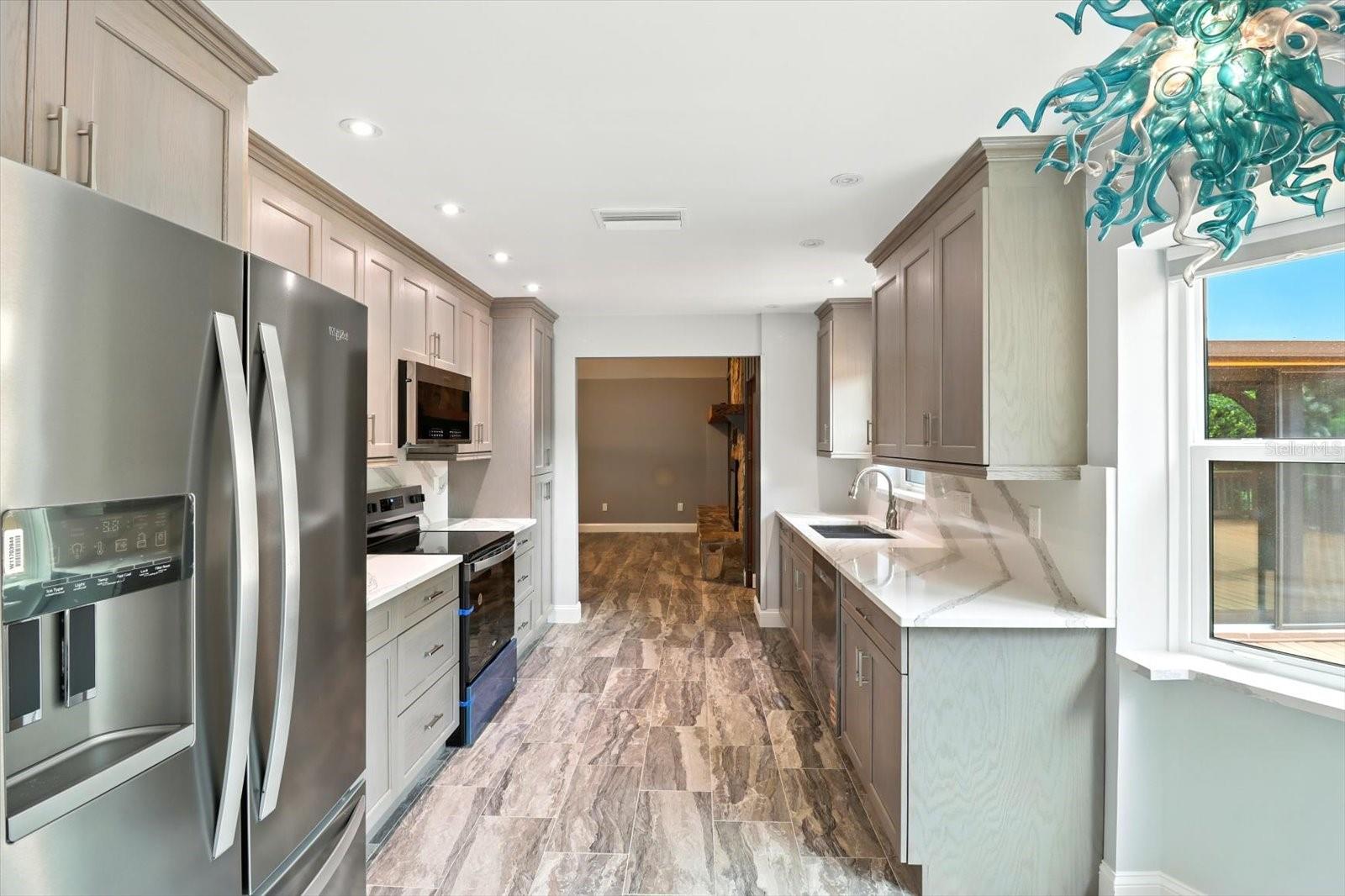 Listing photo id 19 for 11870 Riverhaven Drive