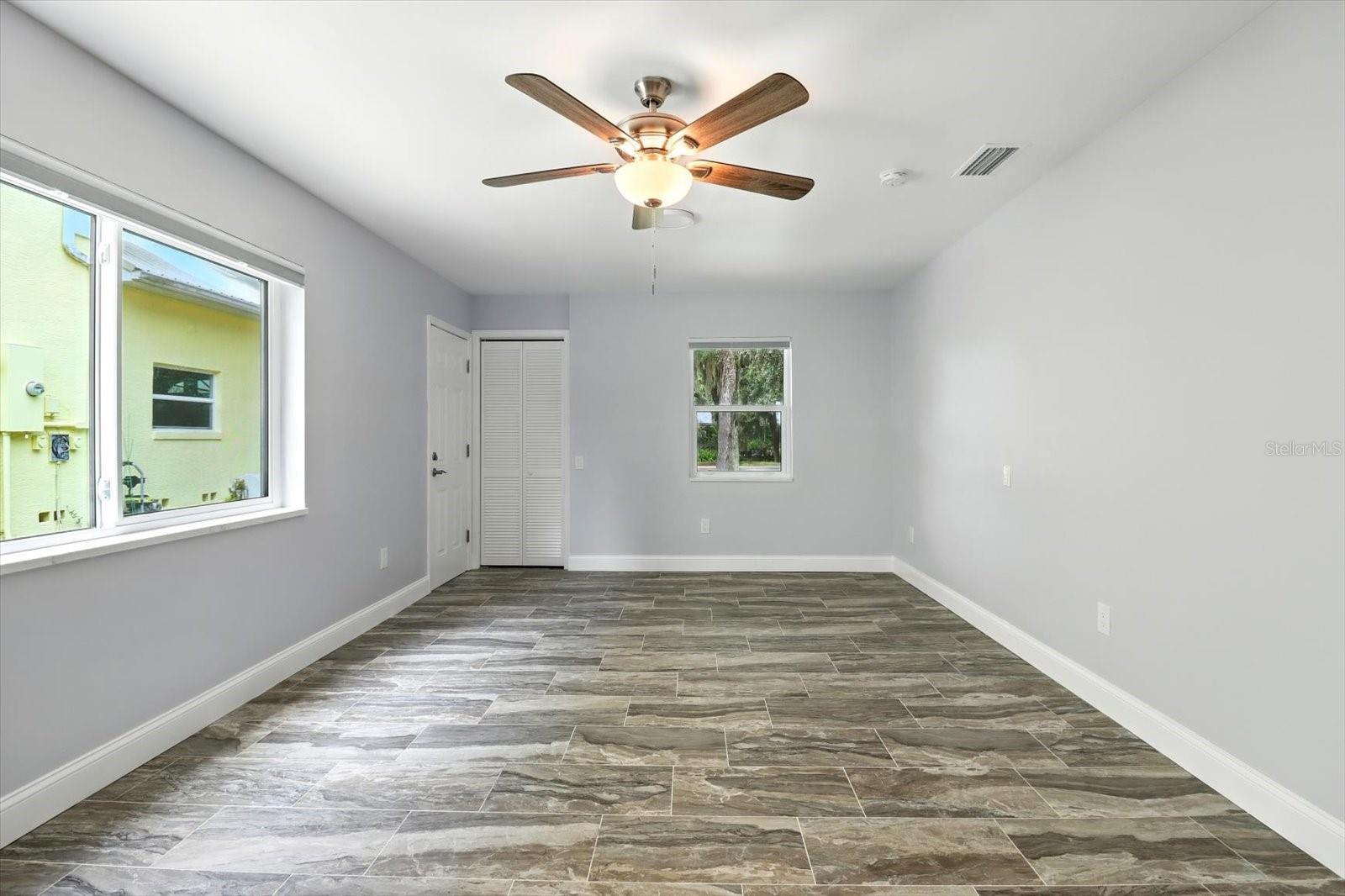 Listing photo id 23 for 11870 Riverhaven Drive
