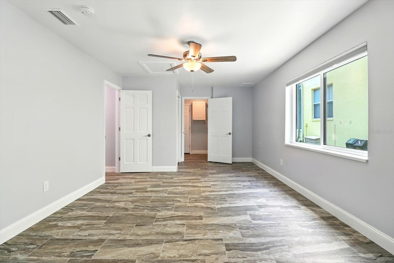Listing photo id 24 for 11870 Riverhaven Drive