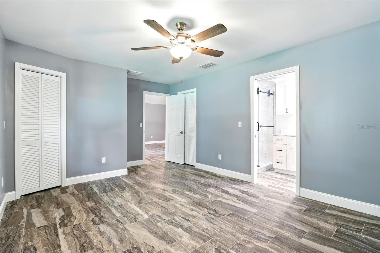 Listing photo id 27 for 11870 Riverhaven Drive