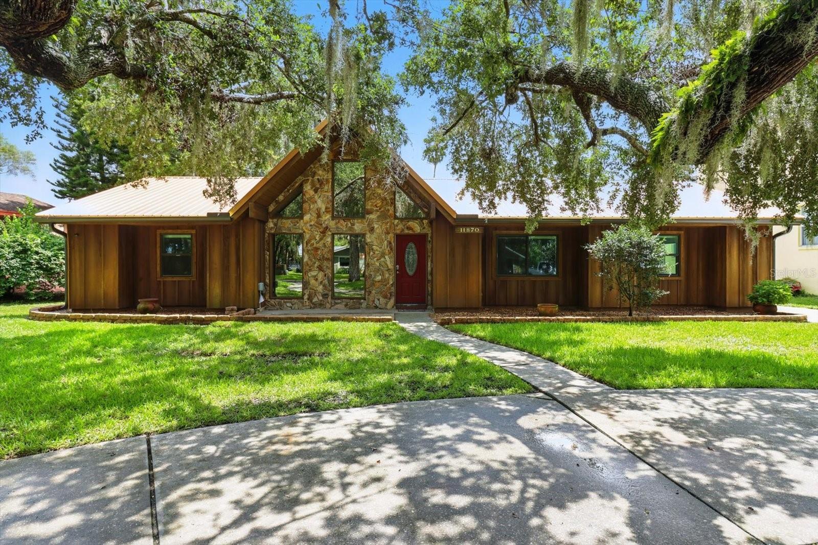 Listing photo id 1 for 11870 Riverhaven Drive
