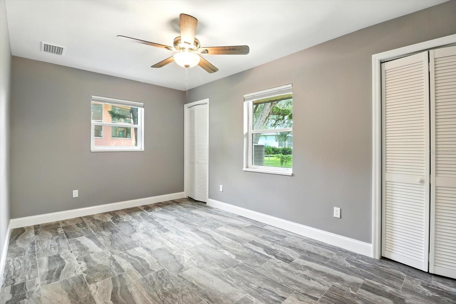 Listing photo id 29 for 11870 Riverhaven Drive
