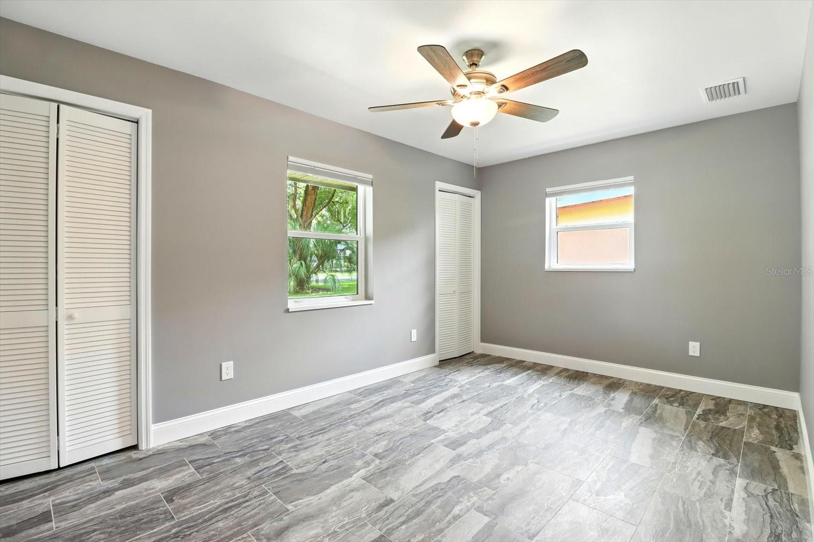 Listing photo id 32 for 11870 Riverhaven Drive