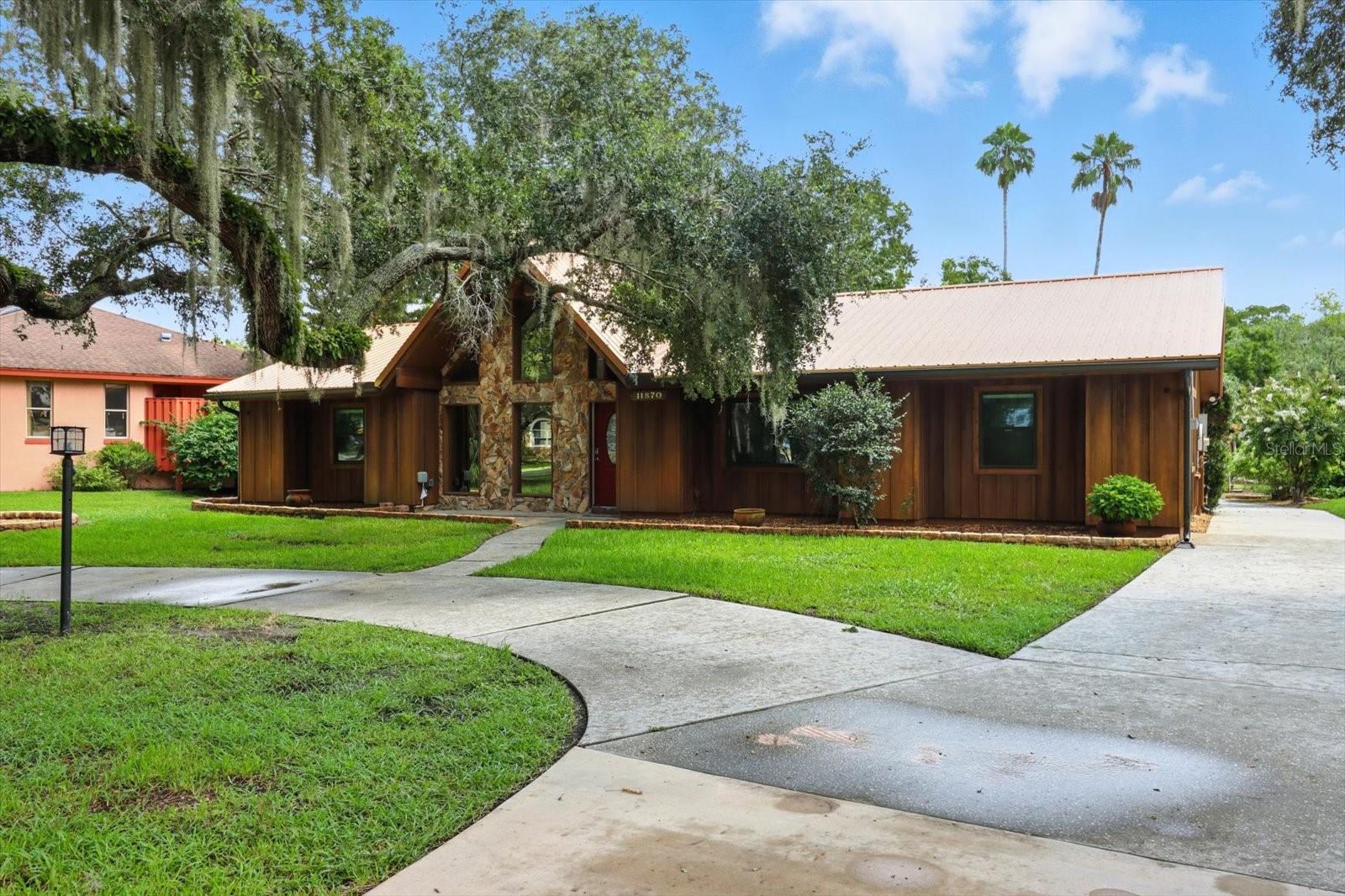 Listing photo id 2 for 11870 Riverhaven Drive