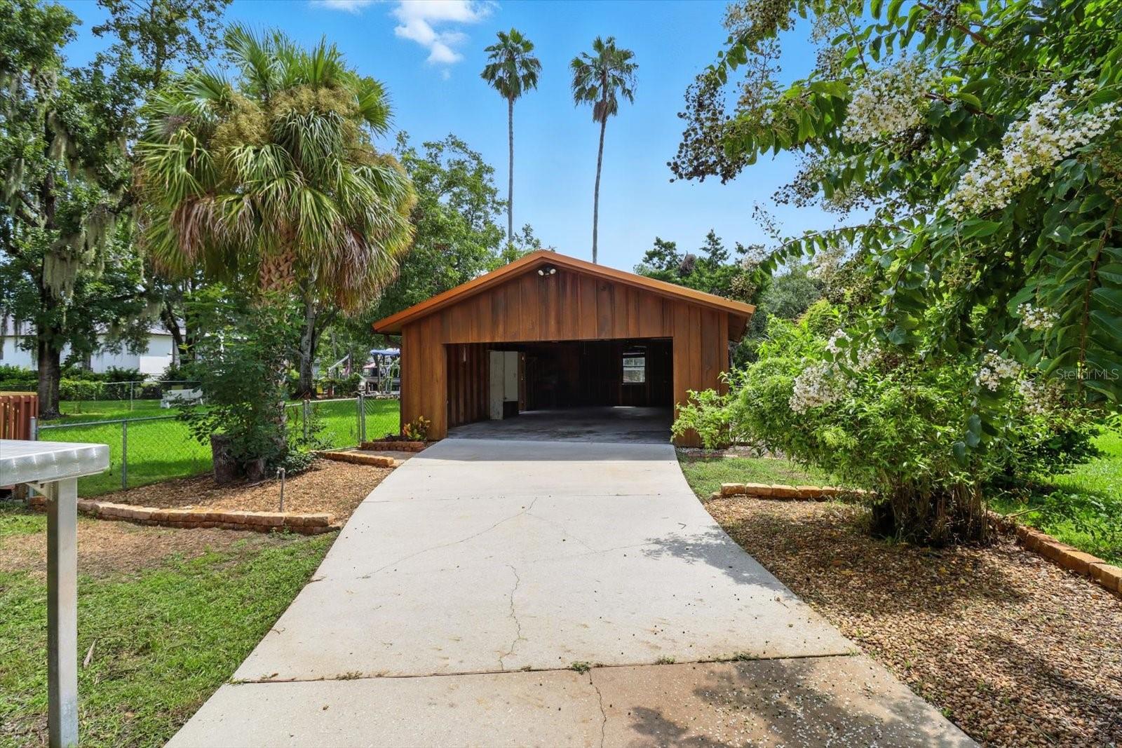 Listing photo id 43 for 11870 Riverhaven Drive