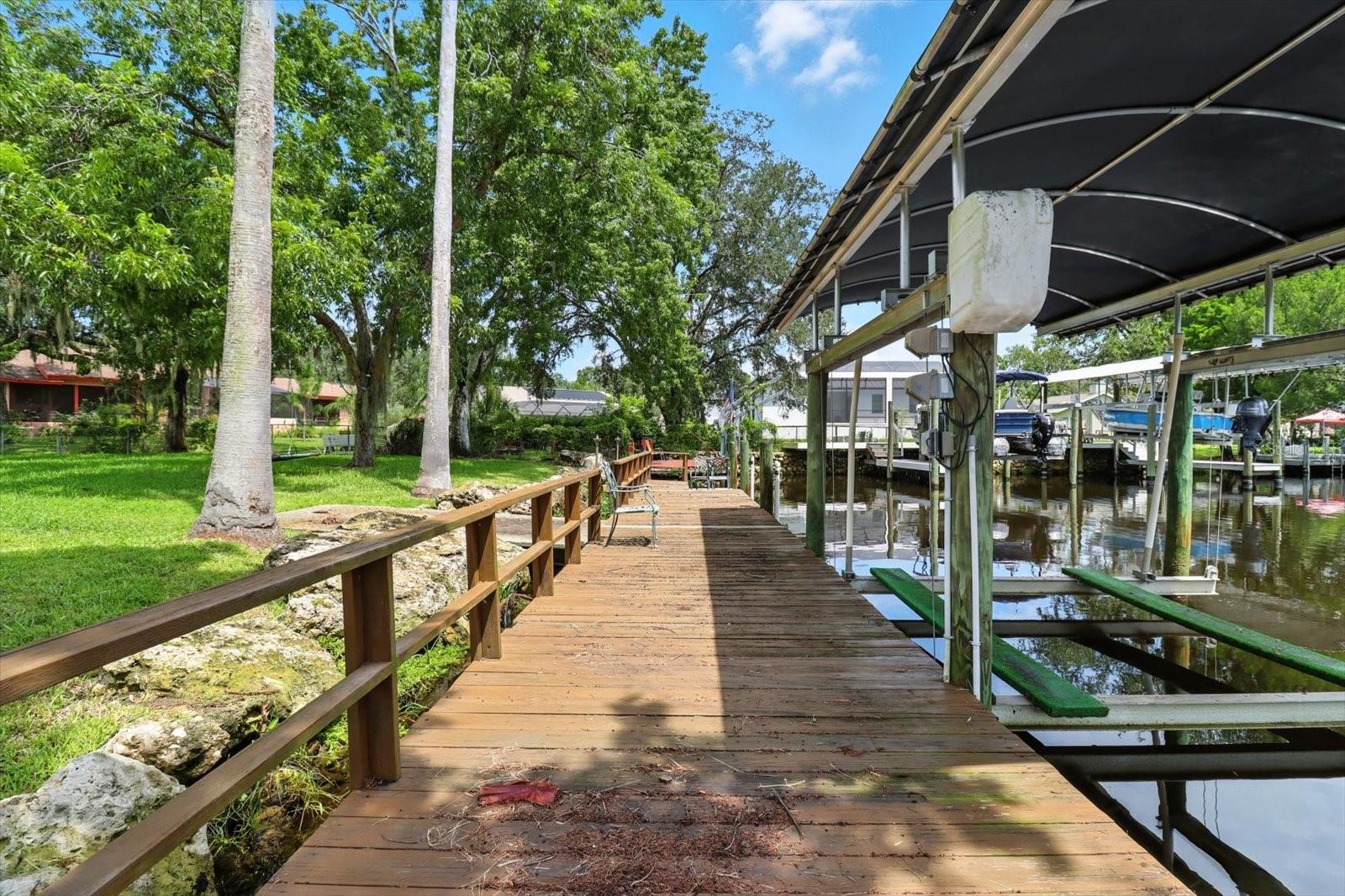 Listing photo id 7 for 11870 Riverhaven Drive