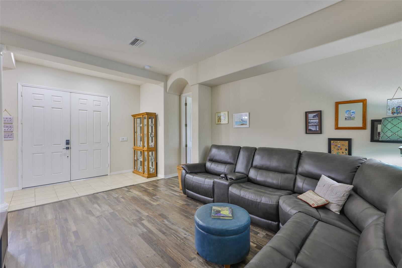 Image 32 of 50 For 3723 Gaviota Drive