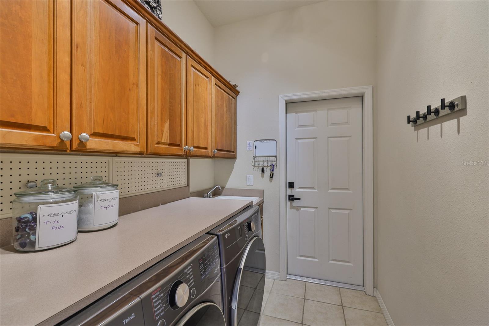 Image 36 of 50 For 3723 Gaviota Drive