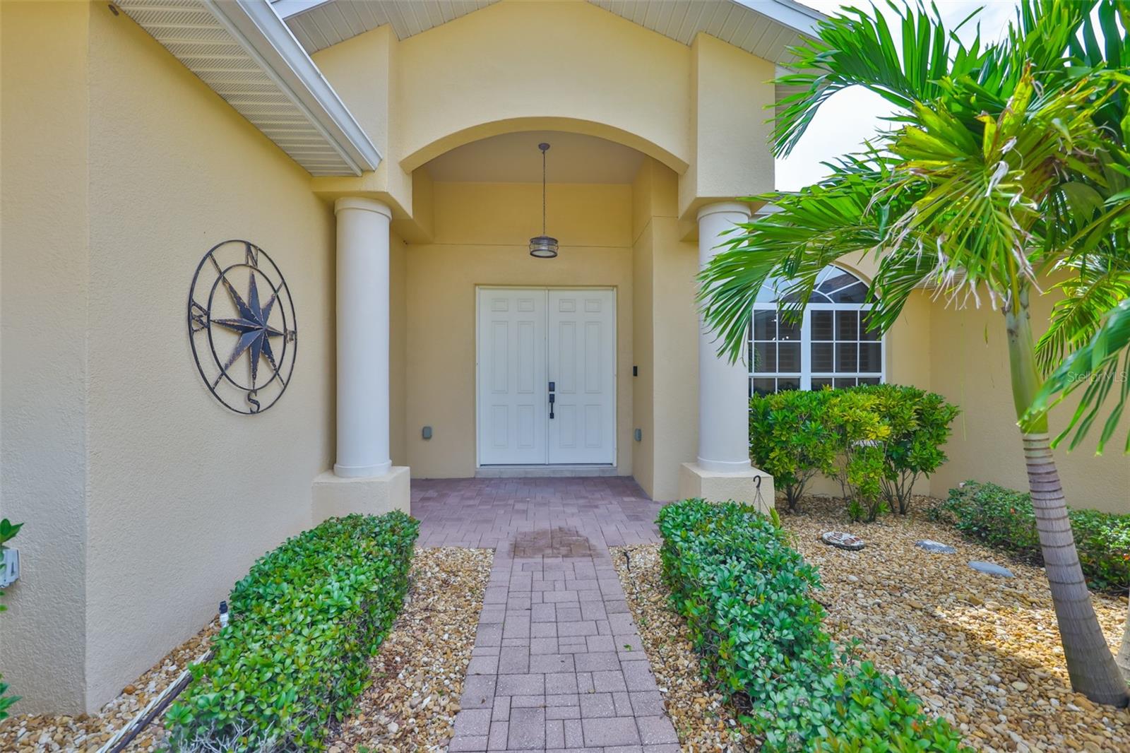 Image 4 of 50 For 3723 Gaviota Drive