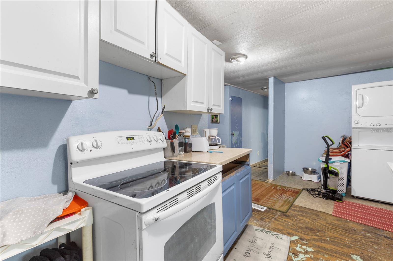 Image 10 of 41 For 8402 Weeping Willow Street