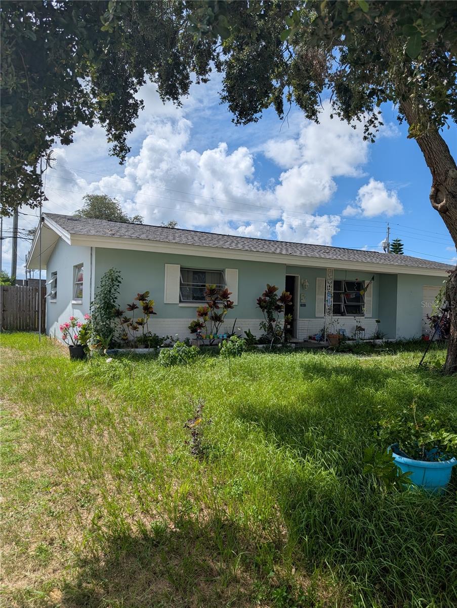Image 3 of 3 For 1309 Regina Drive W
