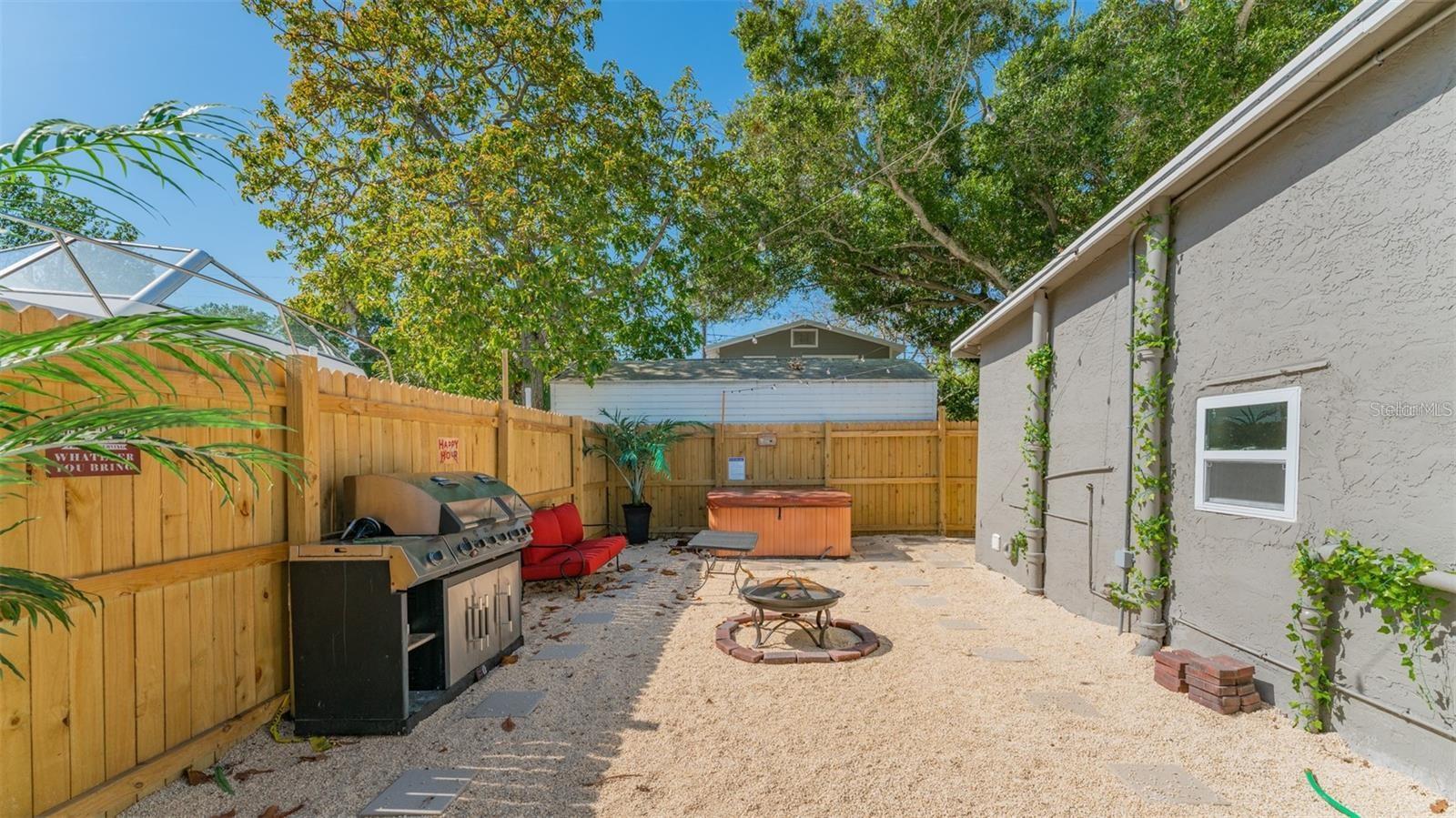 Image 22 of 35 For 1668 28th Avenue N