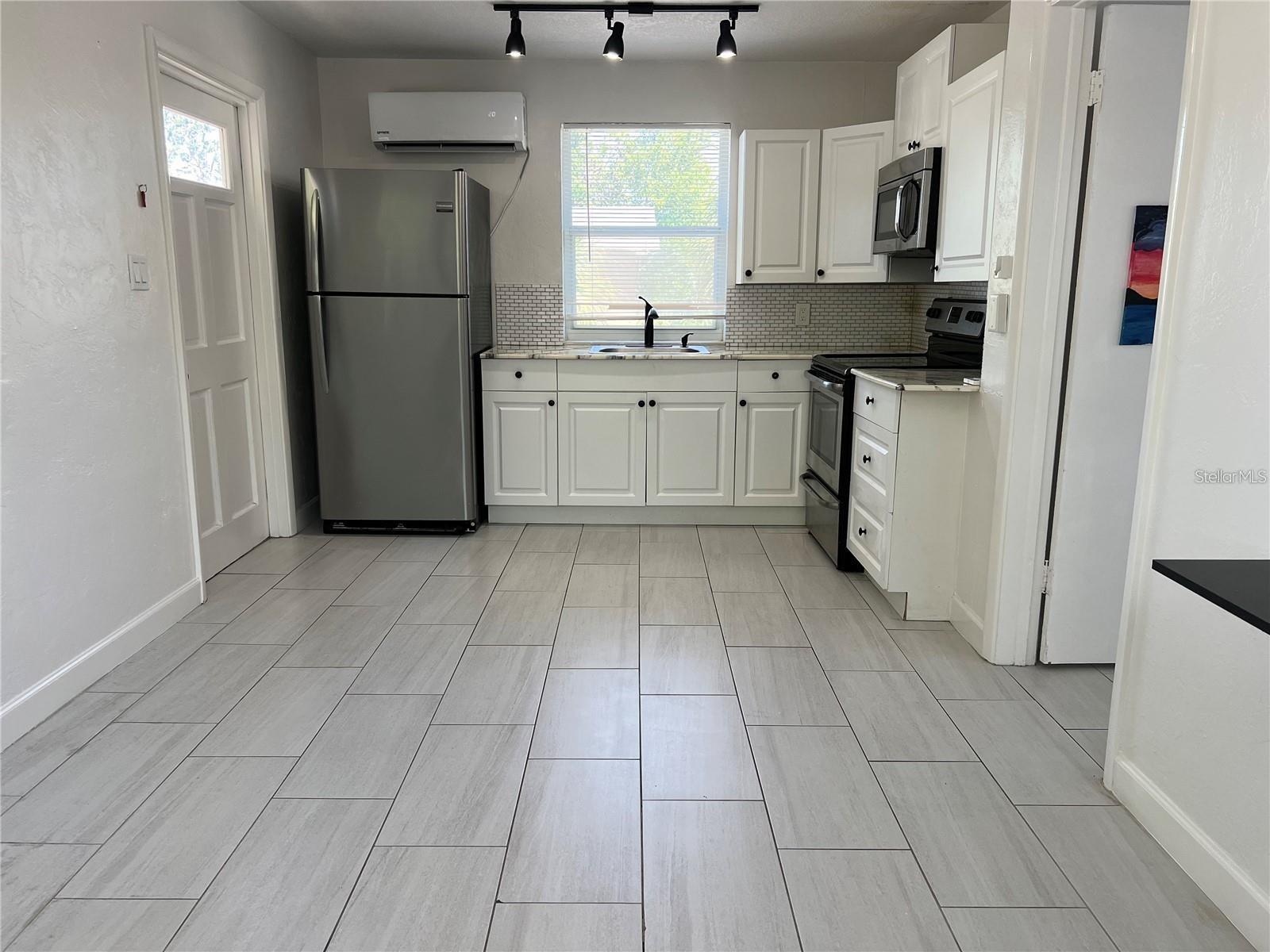 Image 28 of 35 For 1668 28th Avenue N