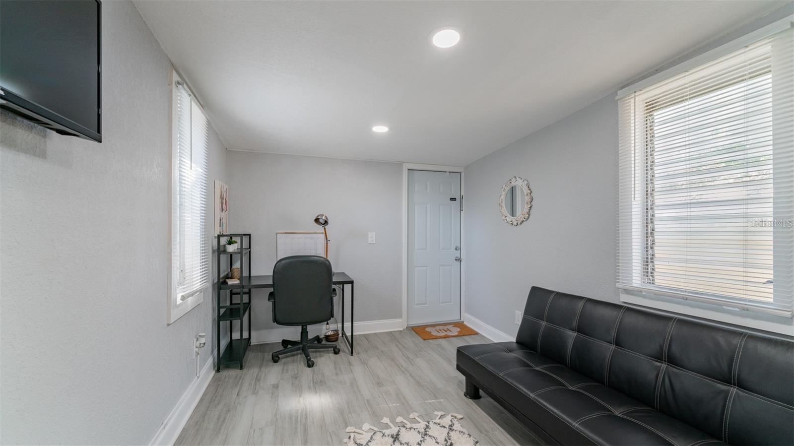 Image 5 of 35 For 1668 28th Avenue N