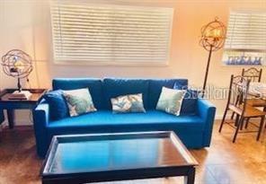 Image 3 of 9 For 3206 Azeele Street 220