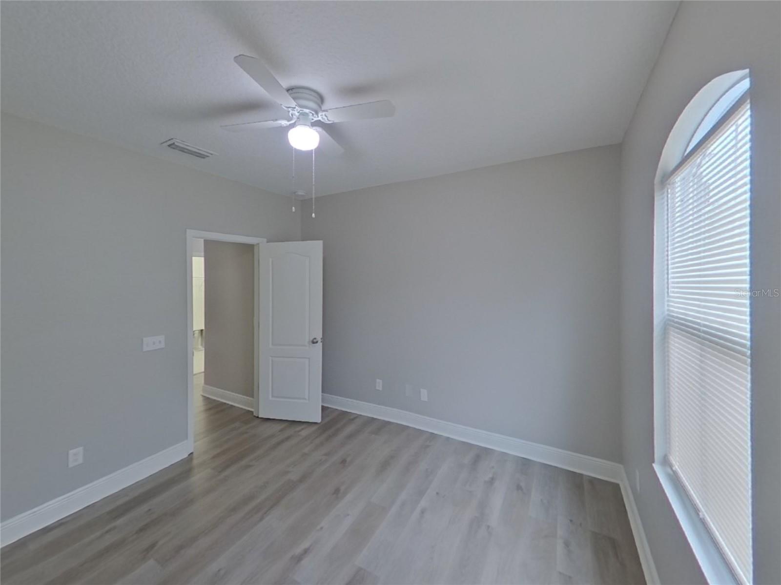 Image 14 of 22 For 7982 Camden Woods Drive