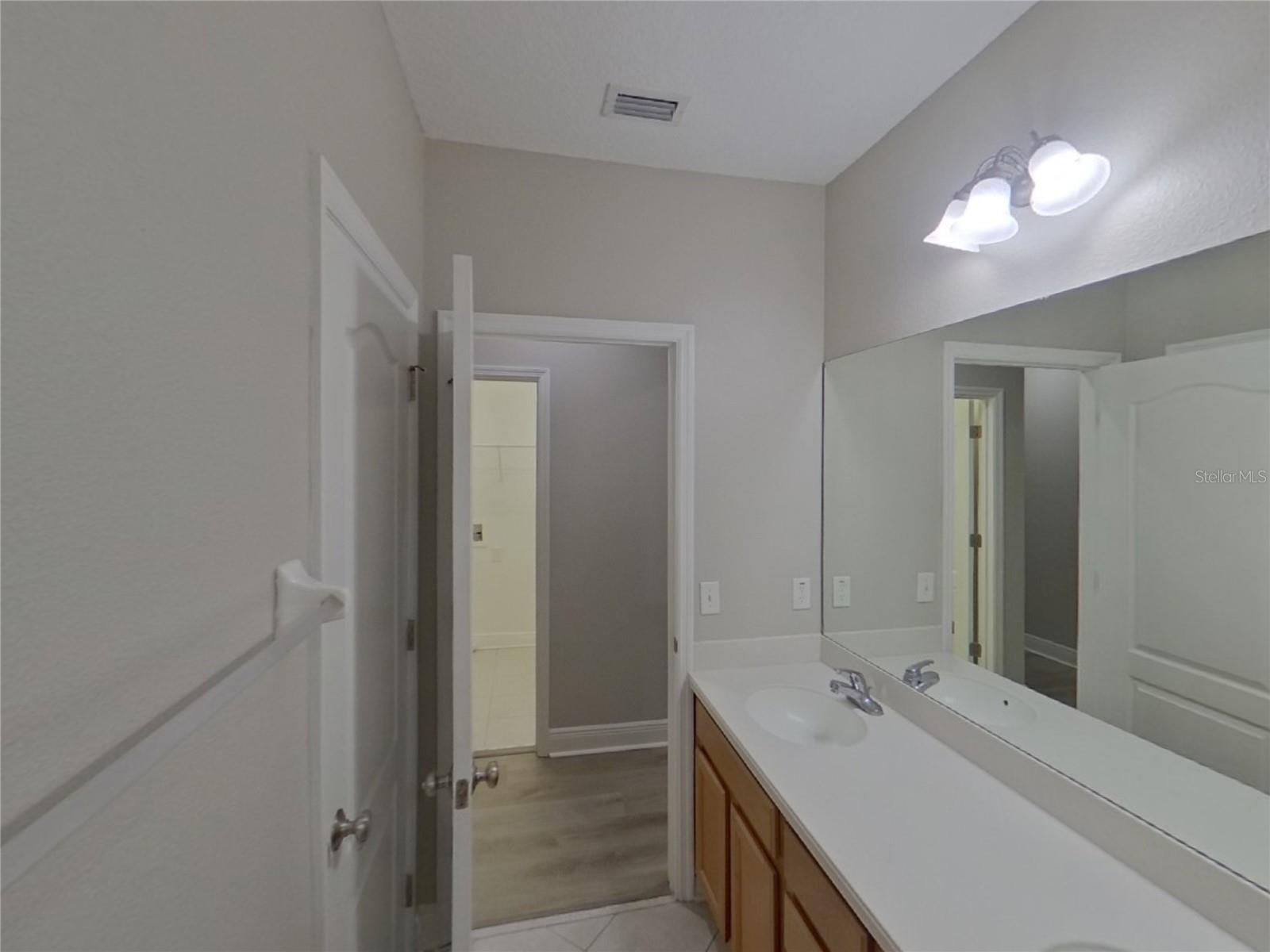 Image 19 of 22 For 7982 Camden Woods Drive