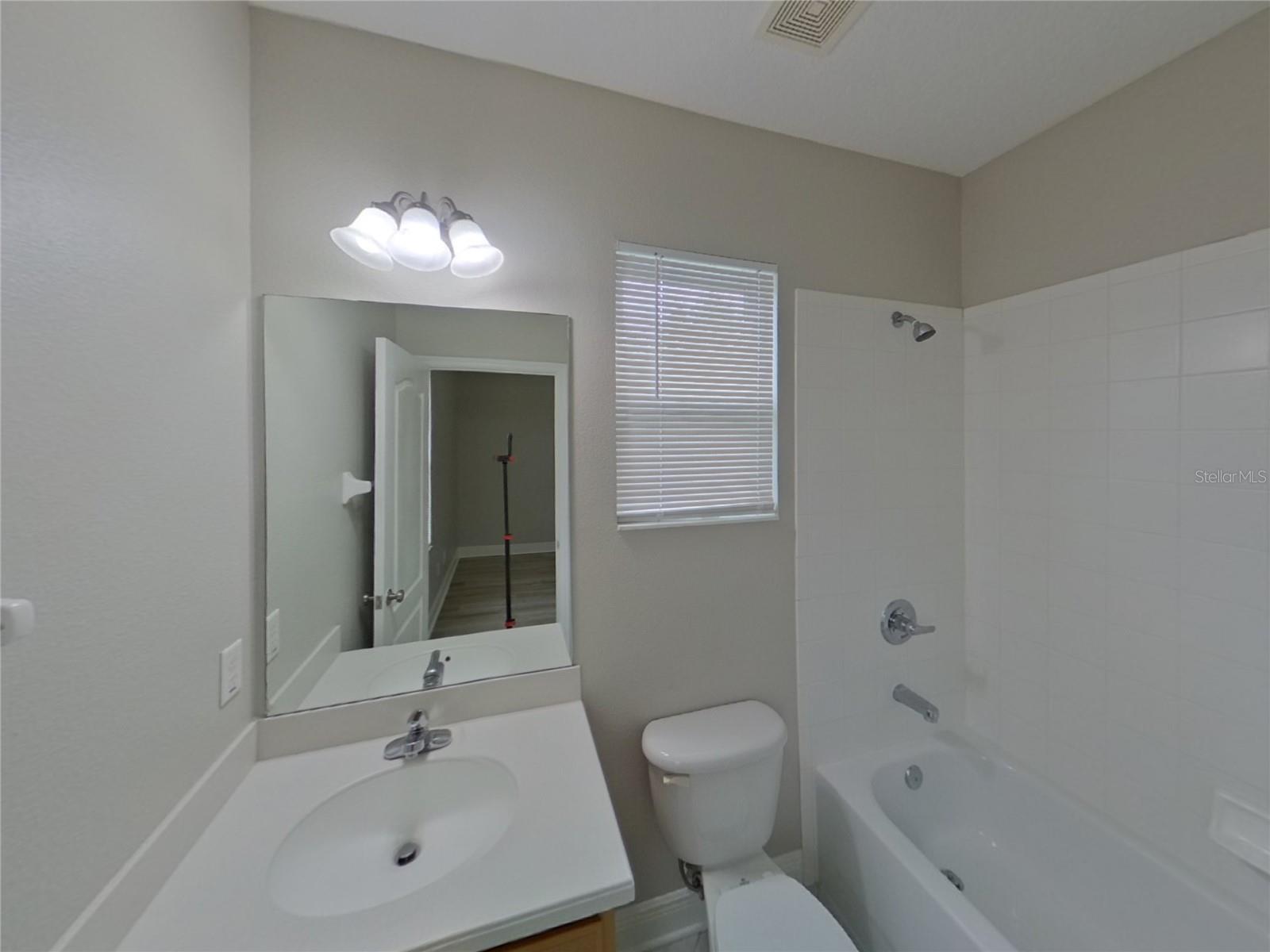 Image 8 of 22 For 7982 Camden Woods Drive