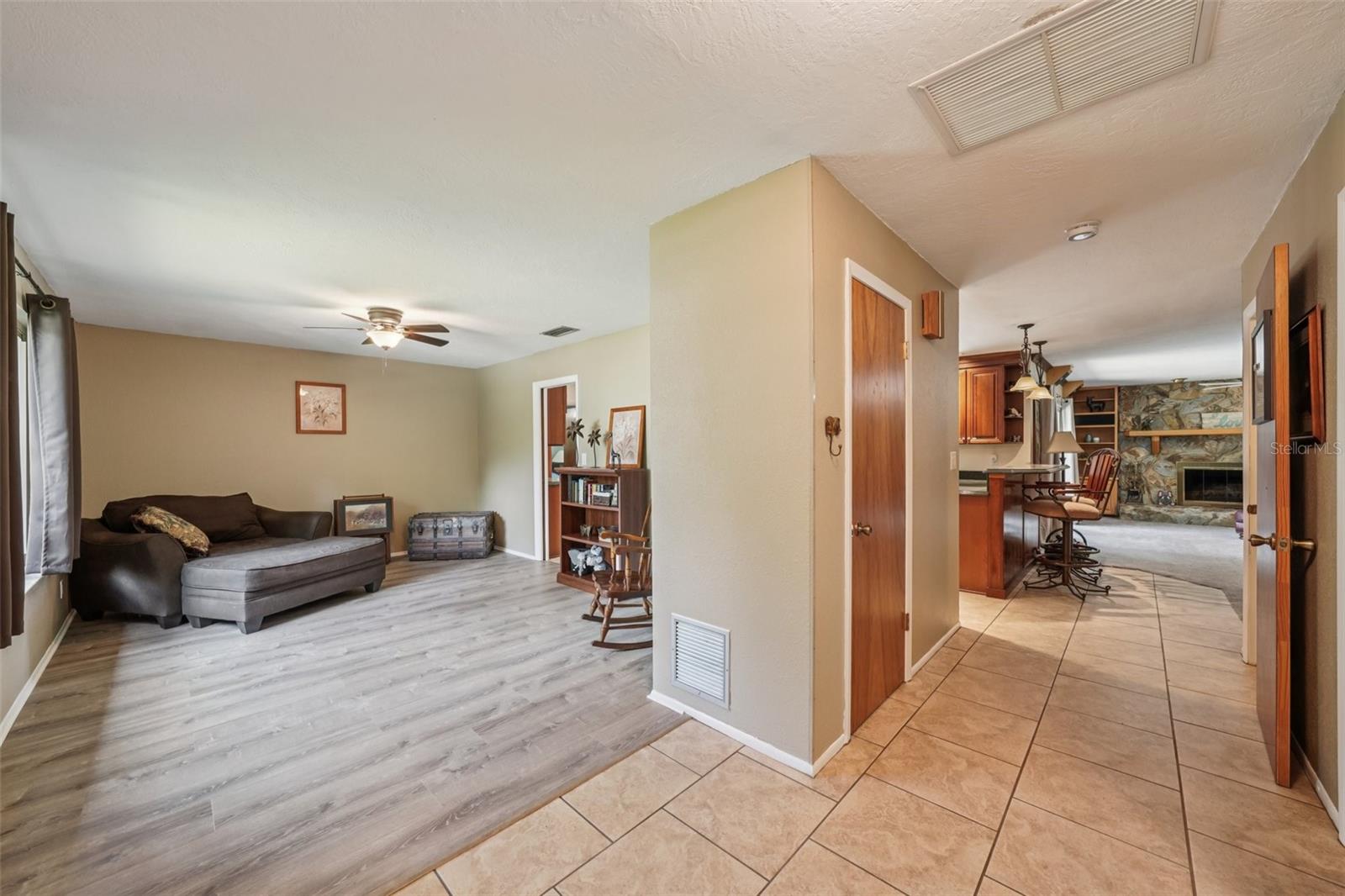 Image 3 of 32 For 1424 Rosetree Court