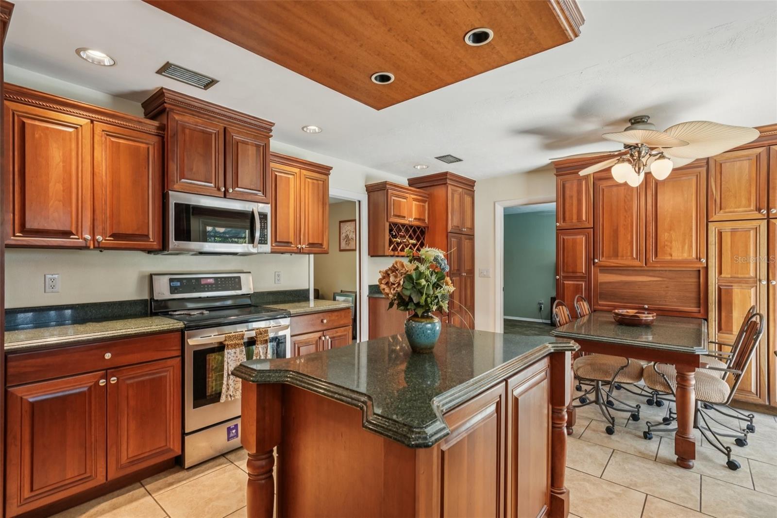 Image 9 of 32 For 1424 Rosetree Court