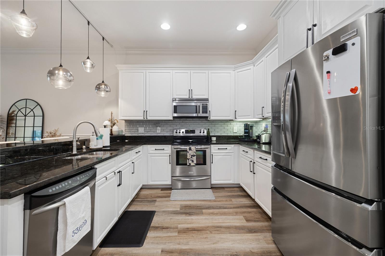 Image 3 of 28 For 3102 El Prado Boulevard 2