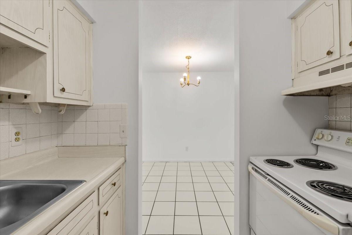 Image 12 of 22 For 2353 Shelley Street 5