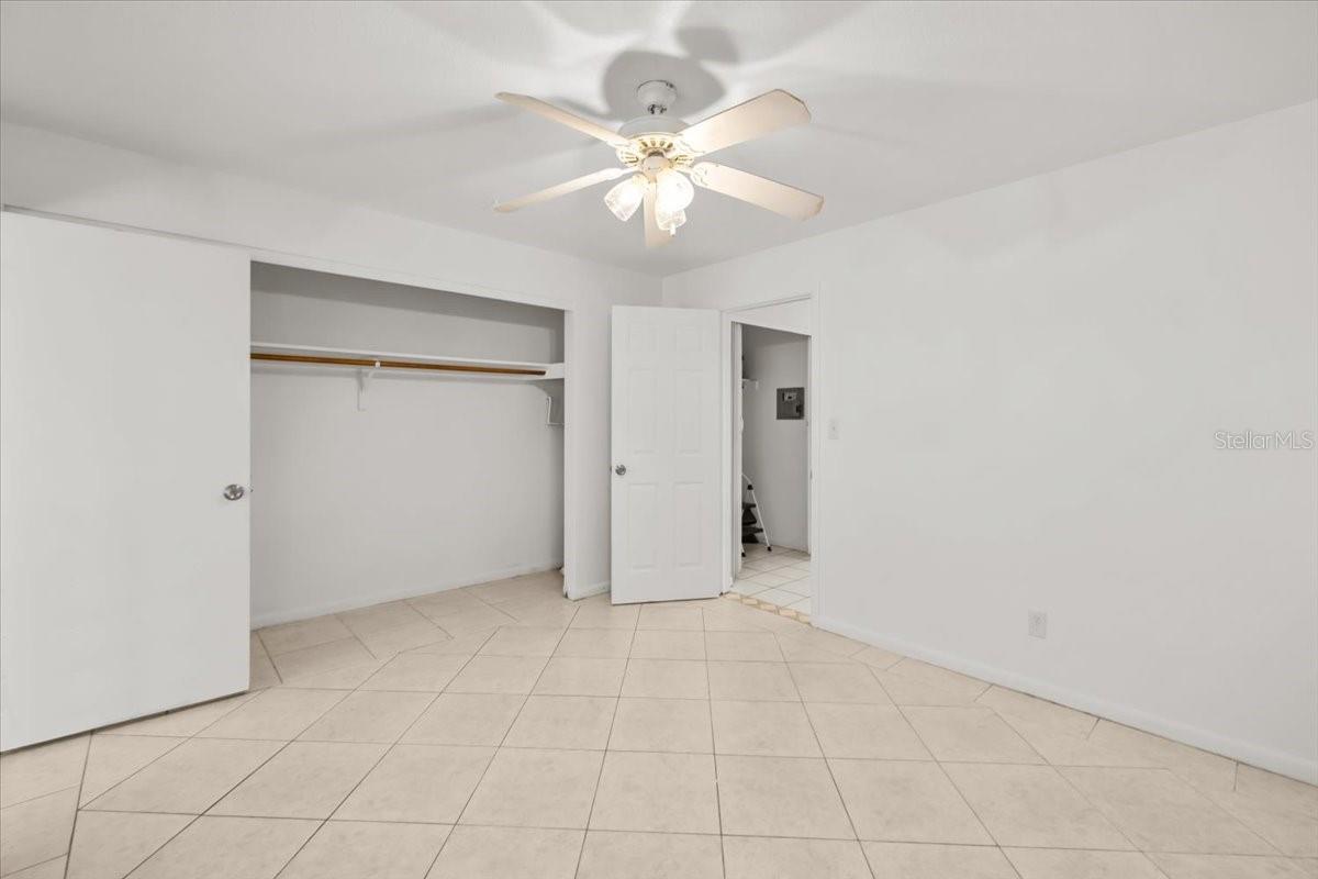 Image 18 of 22 For 2353 Shelley Street 5