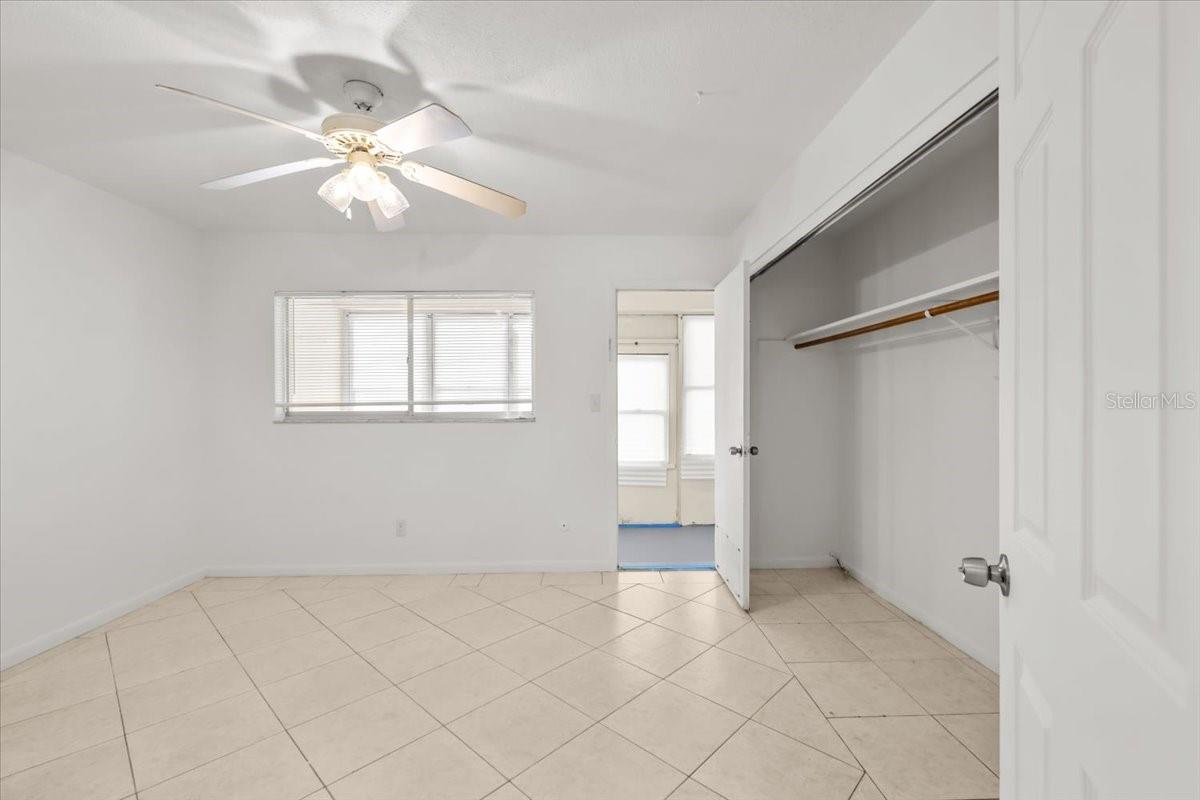 Image 5 of 22 For 2353 Shelley Street 5