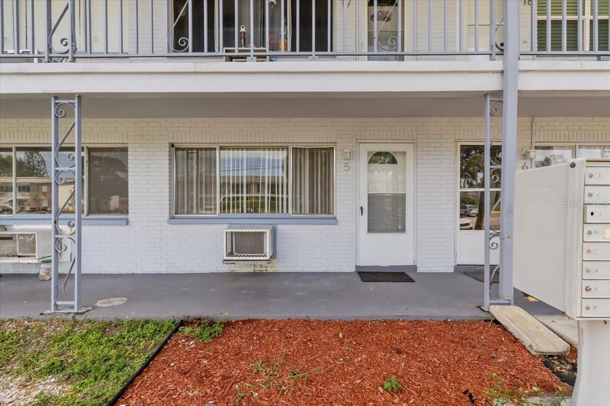 Image 6 of 22 For 2353 Shelley Street 5