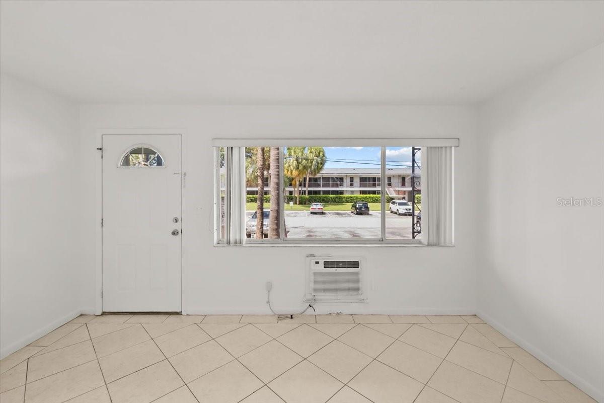 Image 9 of 22 For 2353 Shelley Street 5