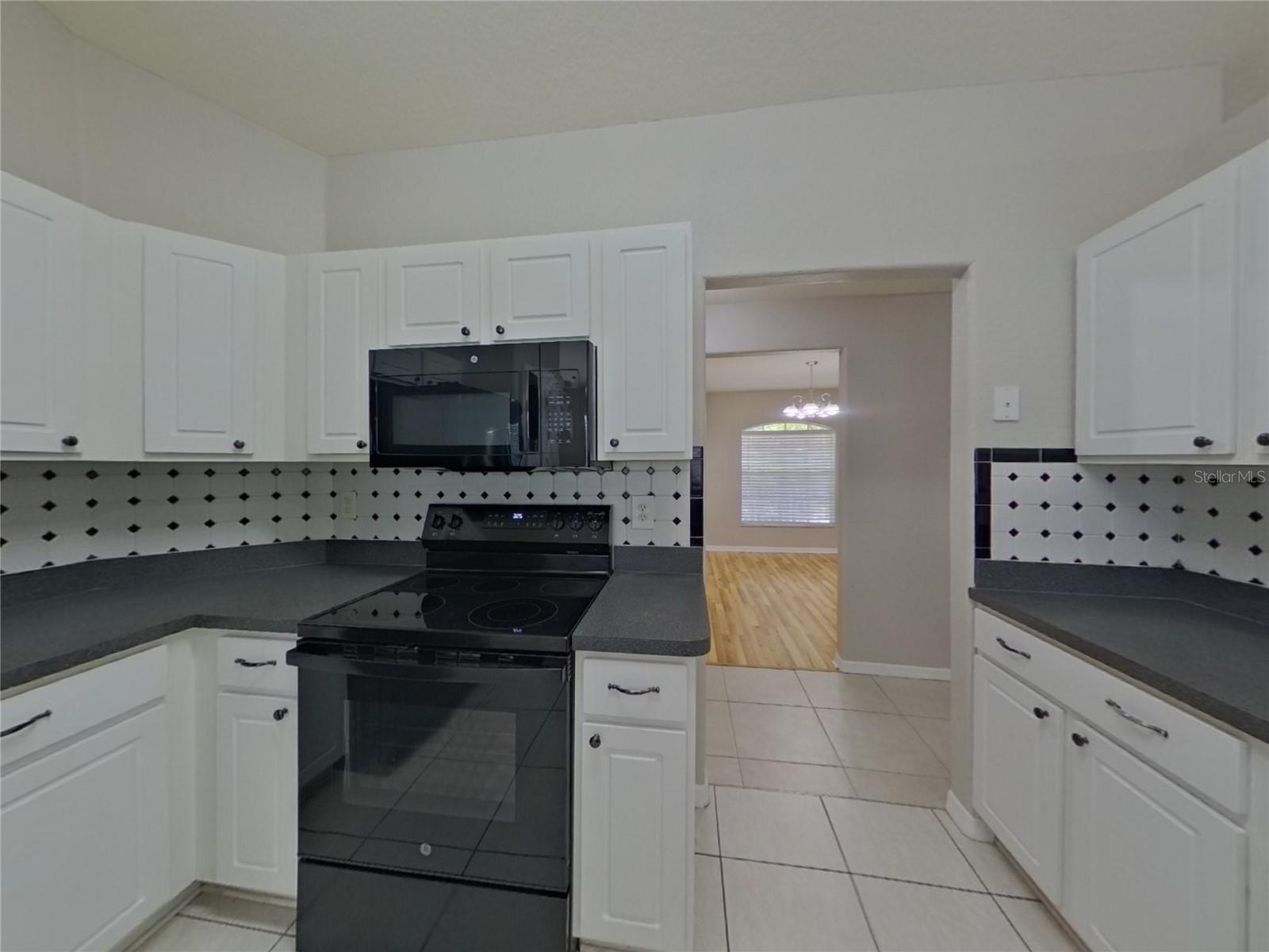 Listing photo id 3 for 2334 Danforth Road