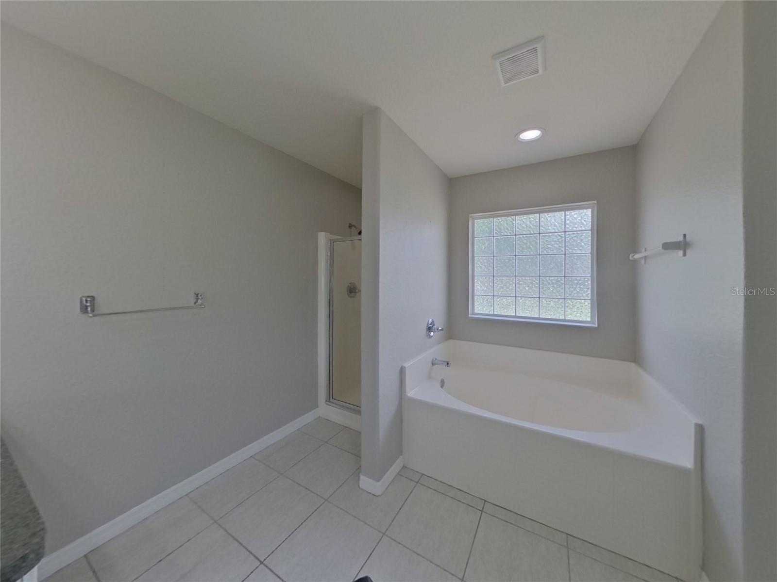 Listing photo id 6 for 2334 Danforth Road